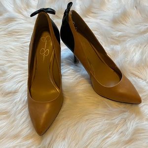 Jessica Simpson bow back heels
